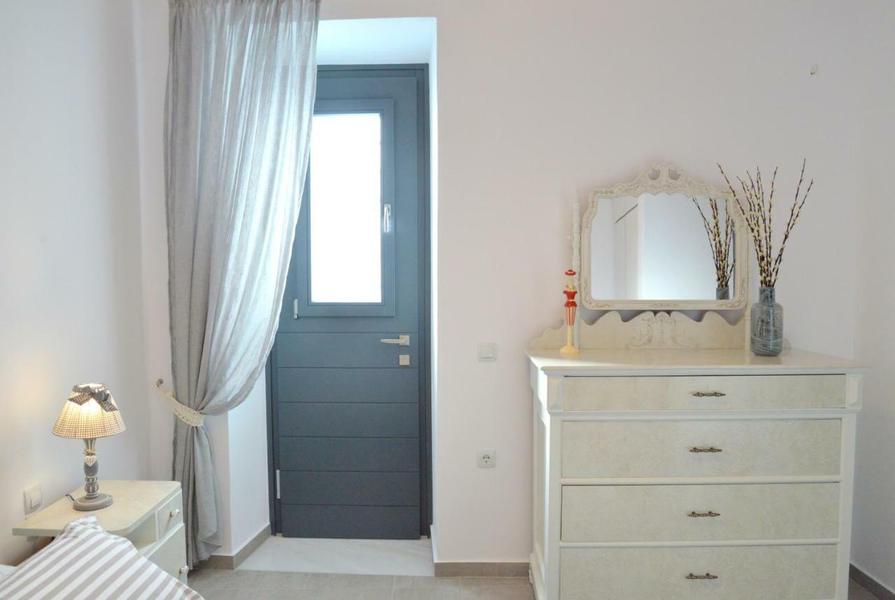Christina'S Luxury Village House Plaka  Exterior photo
